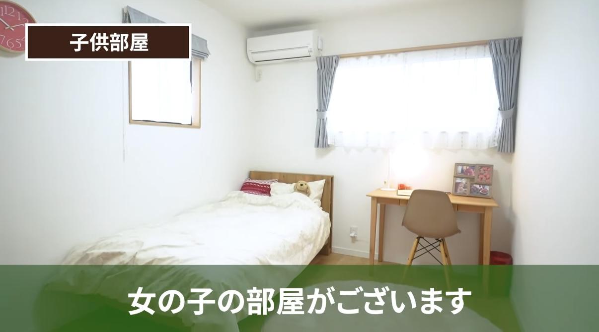 光あふれる女の子の子供部屋