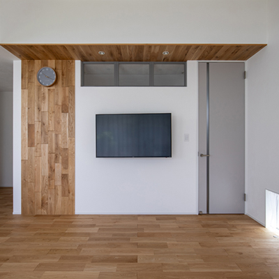 ライトグレー×木目で統一されたLDK_5