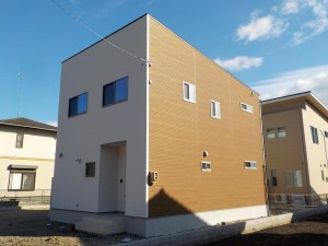 自然素材の家ナチュリエ施工例～すっきり片流れのスリムハウス～