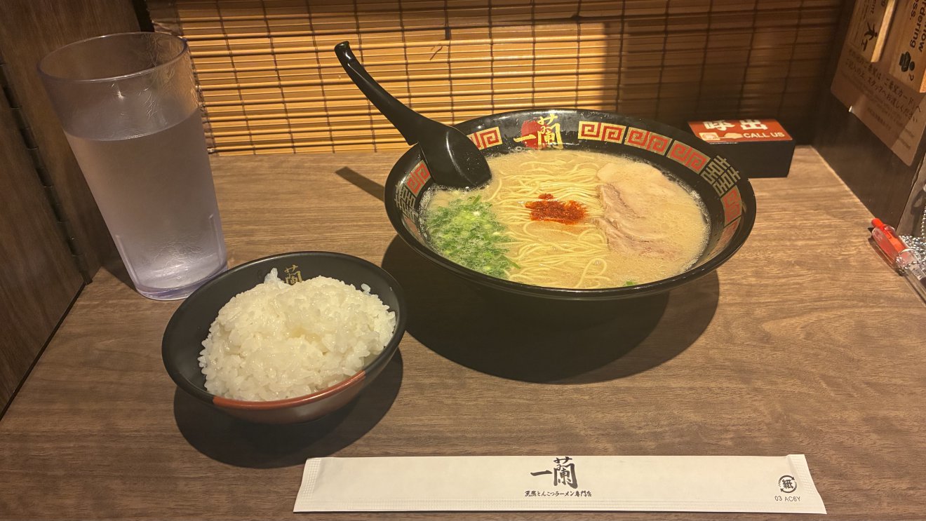 人生初一蘭に挑戦🍜