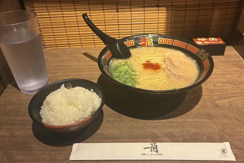 人生初一蘭に挑戦🍜