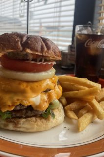 バーガーにはコーラ