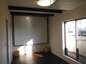 趣味と使い易さを実現した自然素材たっぷりの家