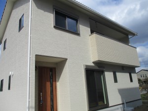 自然素材の家「ナチュリエ」施工例～新婚のお二人を包み込み安ら