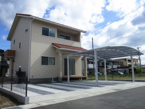 自然素材の家ナチュリエ～静かな場所に建つ南欧風のミッキーハウ