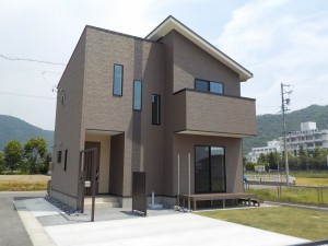 自然素材の家ナチュリエ施工例～どこにいても家族の気配を感じら