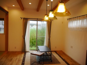 自然素材の家「ナチュリエ」施工例～アンティークカフェスタイル