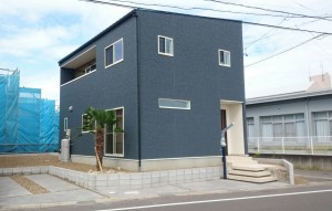 自然素材の家「ナチュリエ」施工例～バリスタイル住宅～