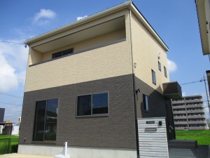 自然素材の家「ナチュリエ」施工例。～ツートンカラーのザ・ナチ